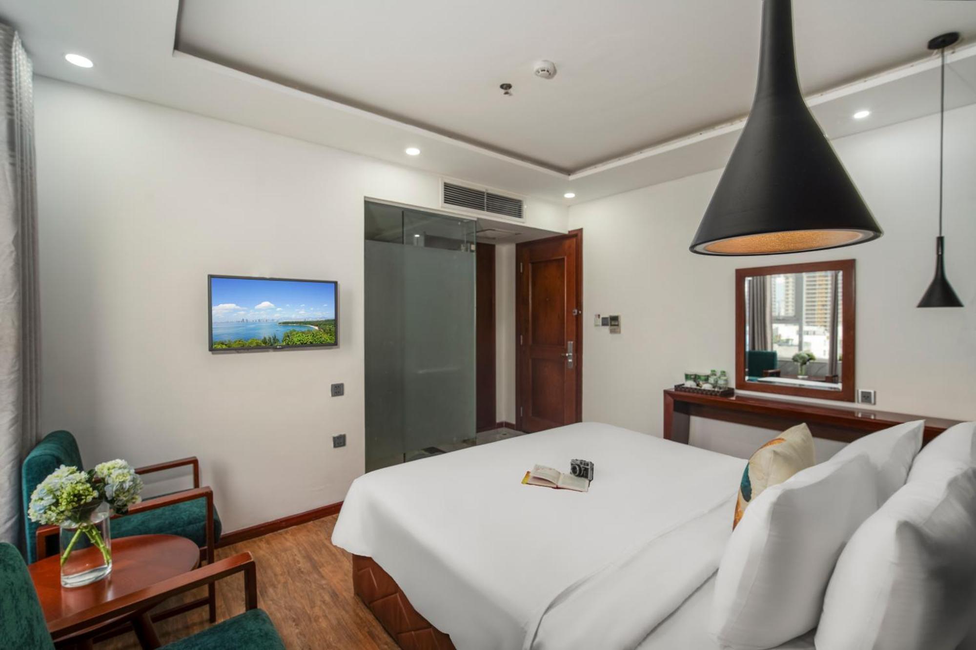 Crystal Hotel By Ha My Da Nang Bagian luar foto